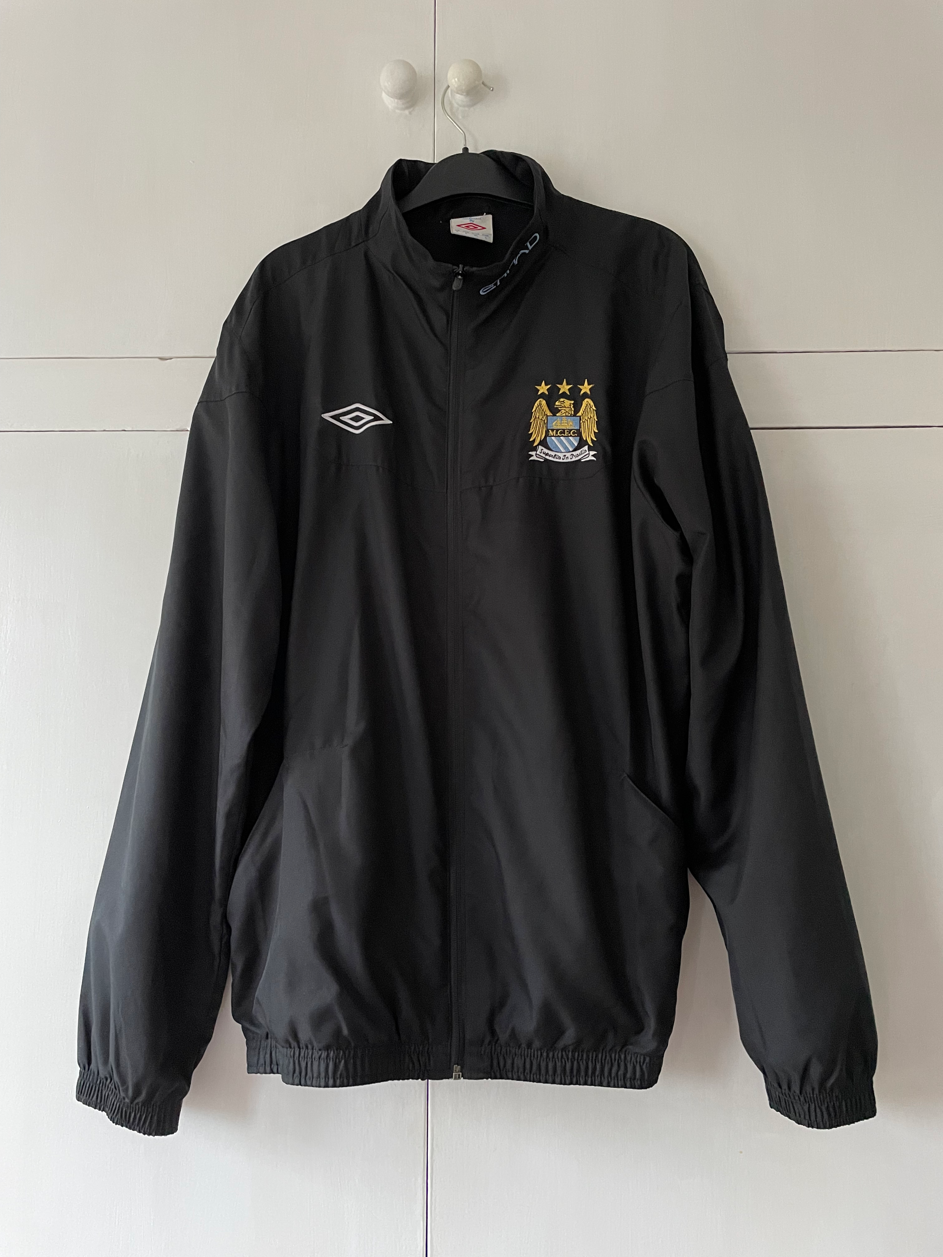 2010-11 Manchester City Training Jacket (Excellent) L