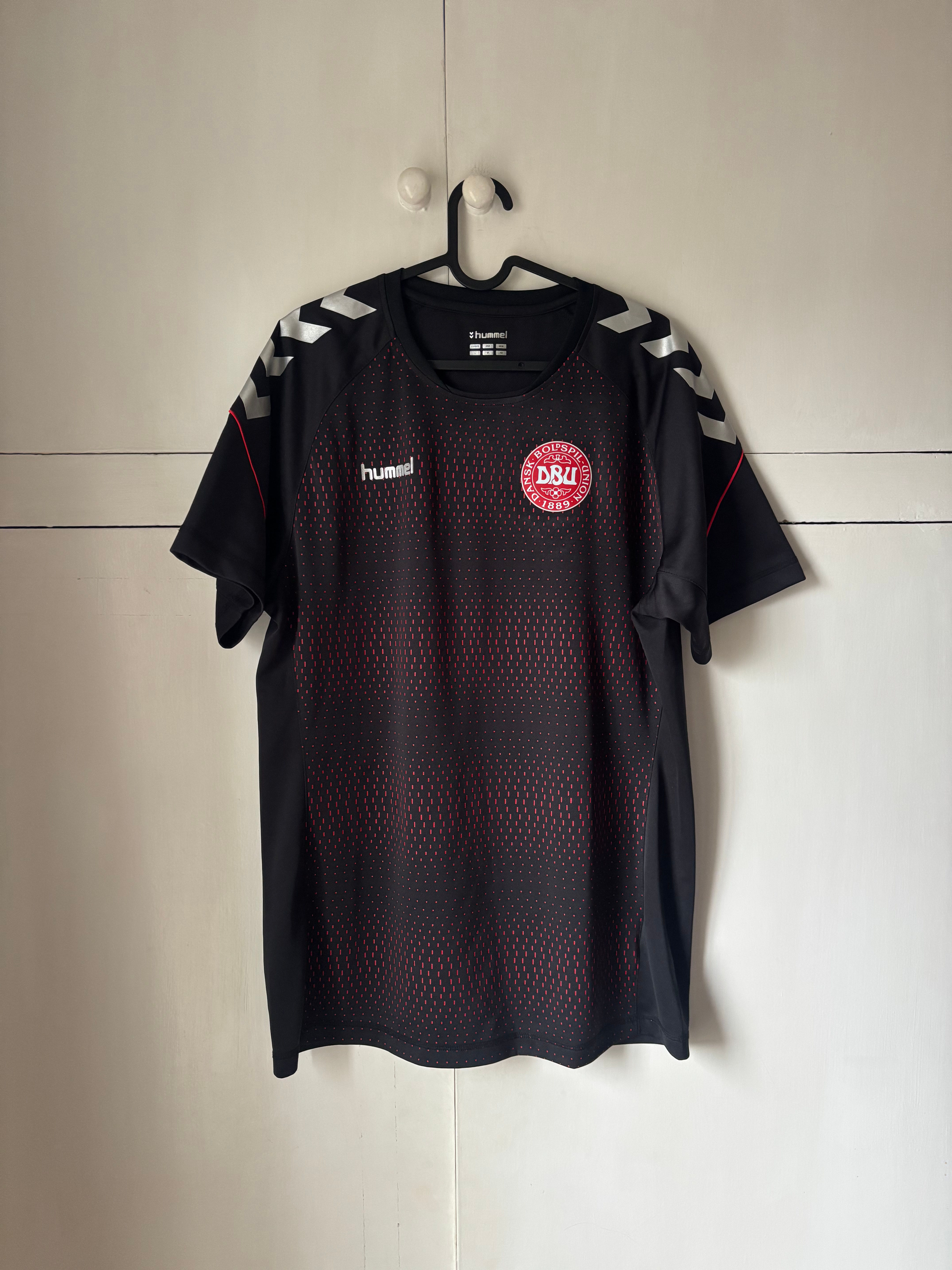 2010s Denmark Hummel Training Shirt (Excellent) L