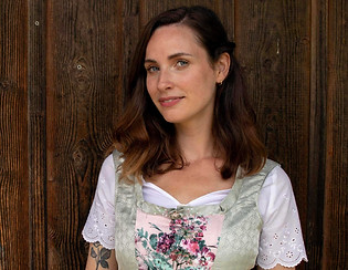 Fotoshooting Kollektion FS2022_Part 2_Anne (7)_edited.jpg