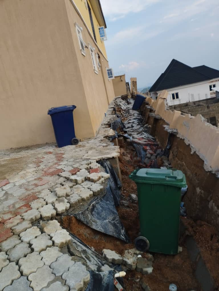 The left wing fence that collapsed outside of Kehinde's apartment complex in 2022. Photo courtesy of Olorunfemi Kehinde.