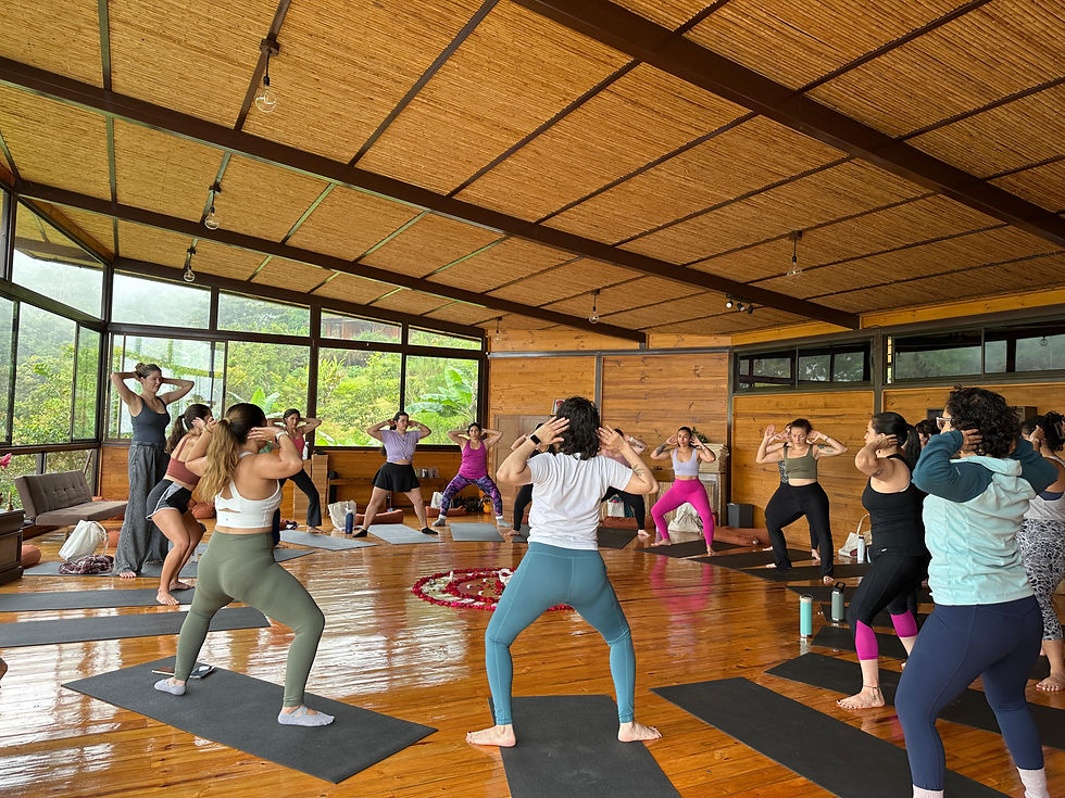 Val liderando clase privada en evento