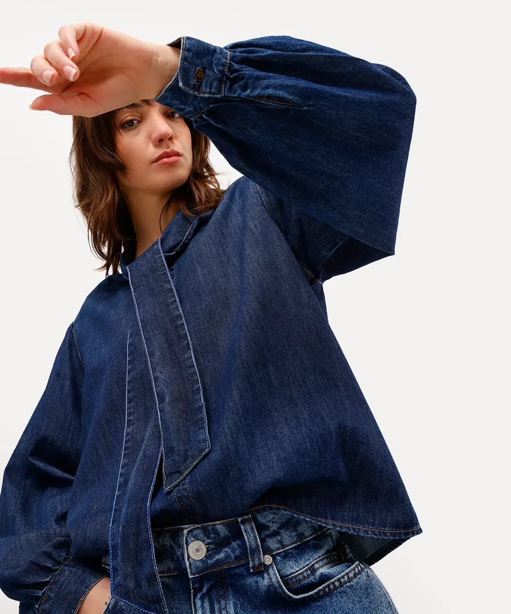 Blusa jeans com amarração Antonio Frajado C&A - G