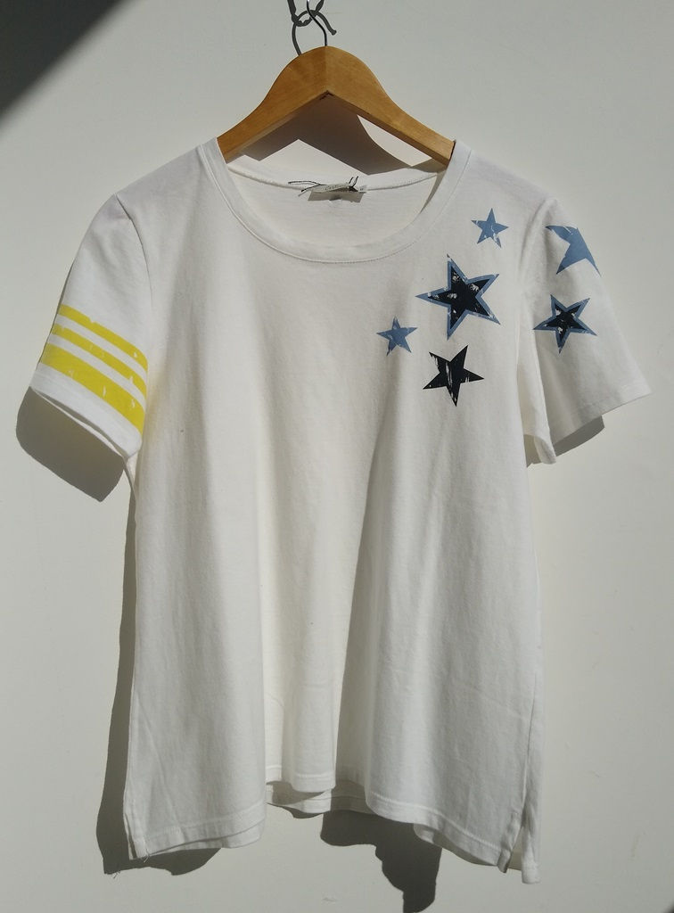 Camiseta branca estrelas Costume - G