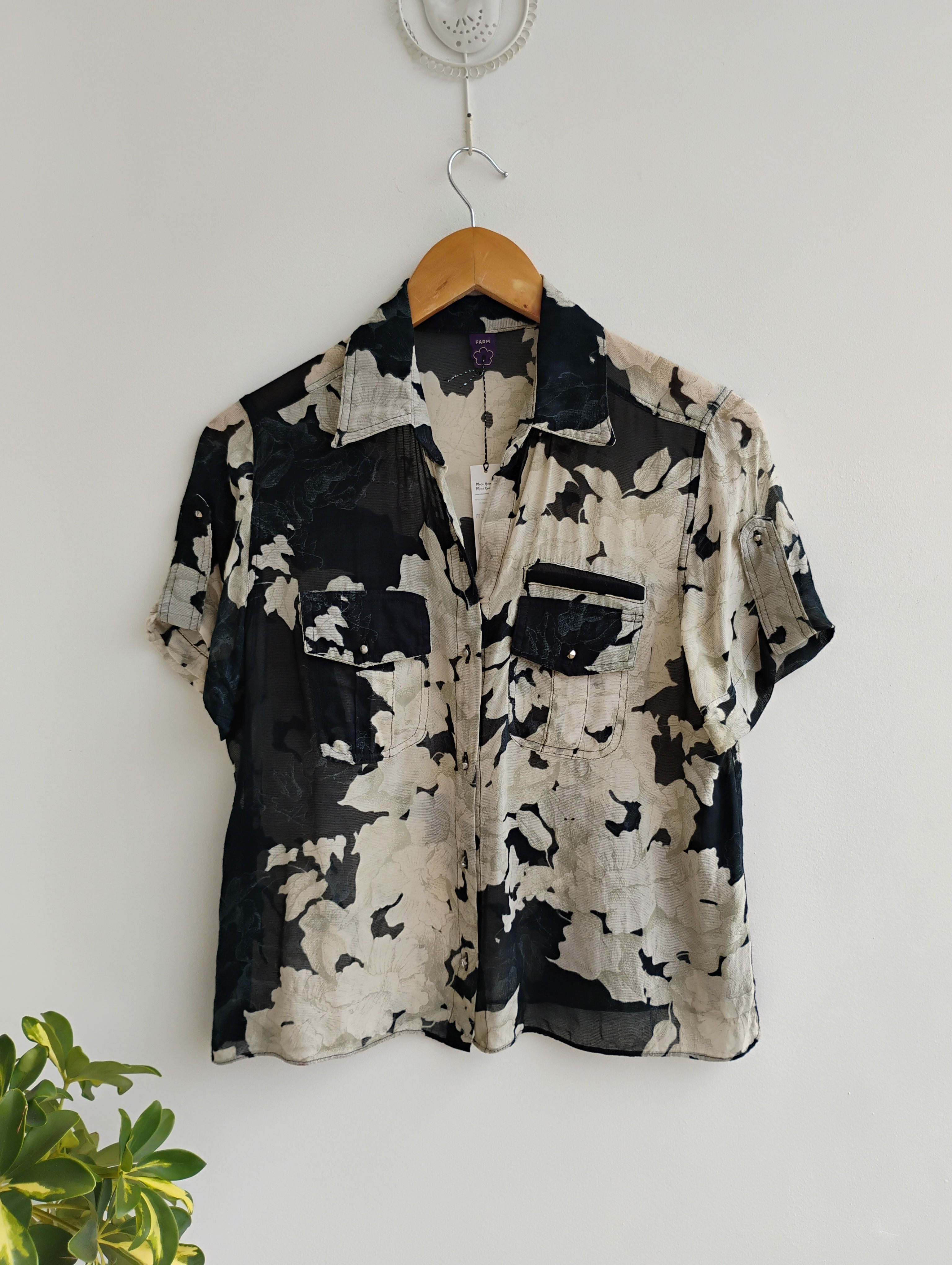 Camisa floral preto e off-white Farm - M