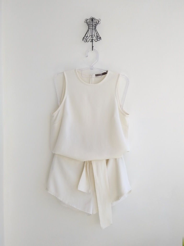 Macaquinho sem mangas off-white Mixed - 40