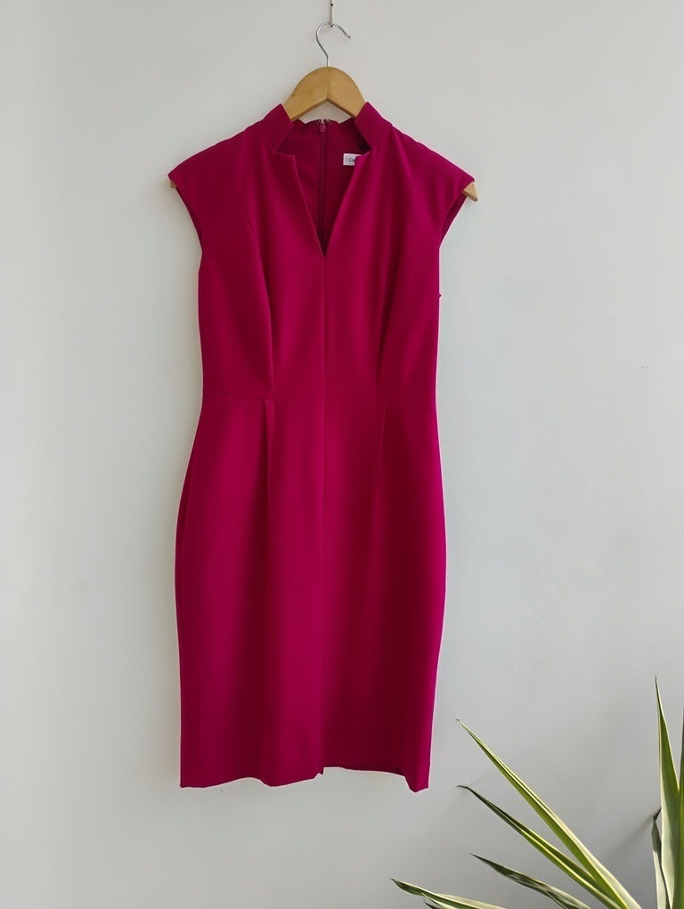 Vestido tubinho cereja Calvin Klein - PP