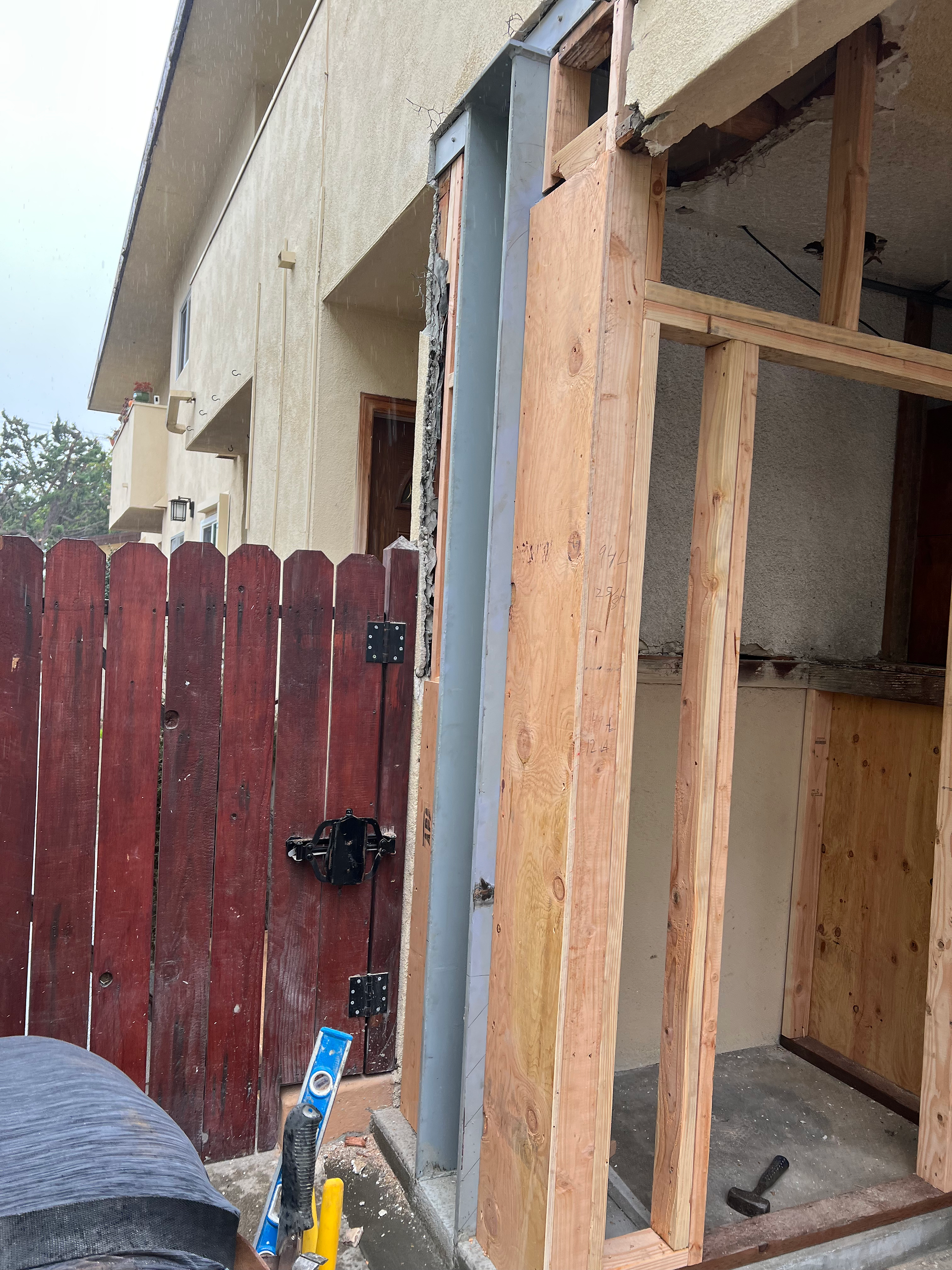 Sinai Construction, Soft story retrofit, securing, rebar, experts in Los Angeles,
