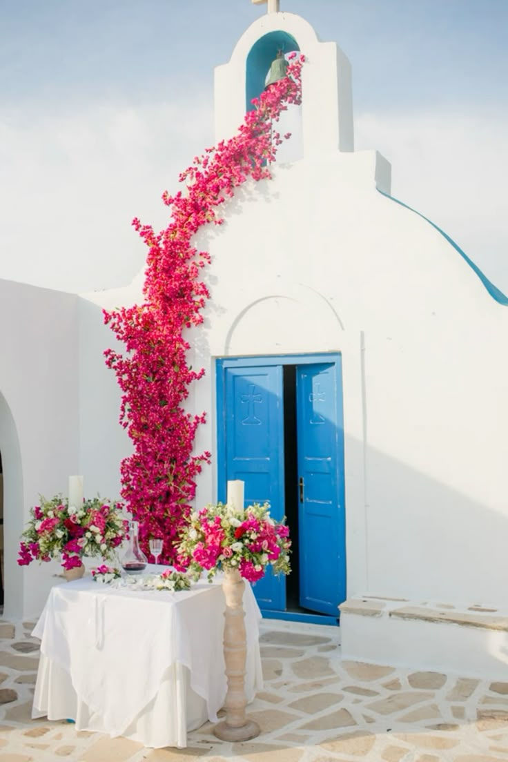buganvilla capilla grecia blanca y puerta bodaazul