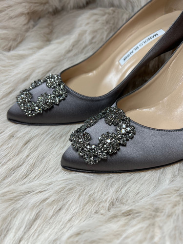 Manolo Blahnik Hangisi Size 39 1/2 | The Lost Wardrobe