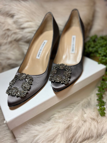 Manolo Blahnik Hangisi Size 39 1/2 | The Lost Wardrobe