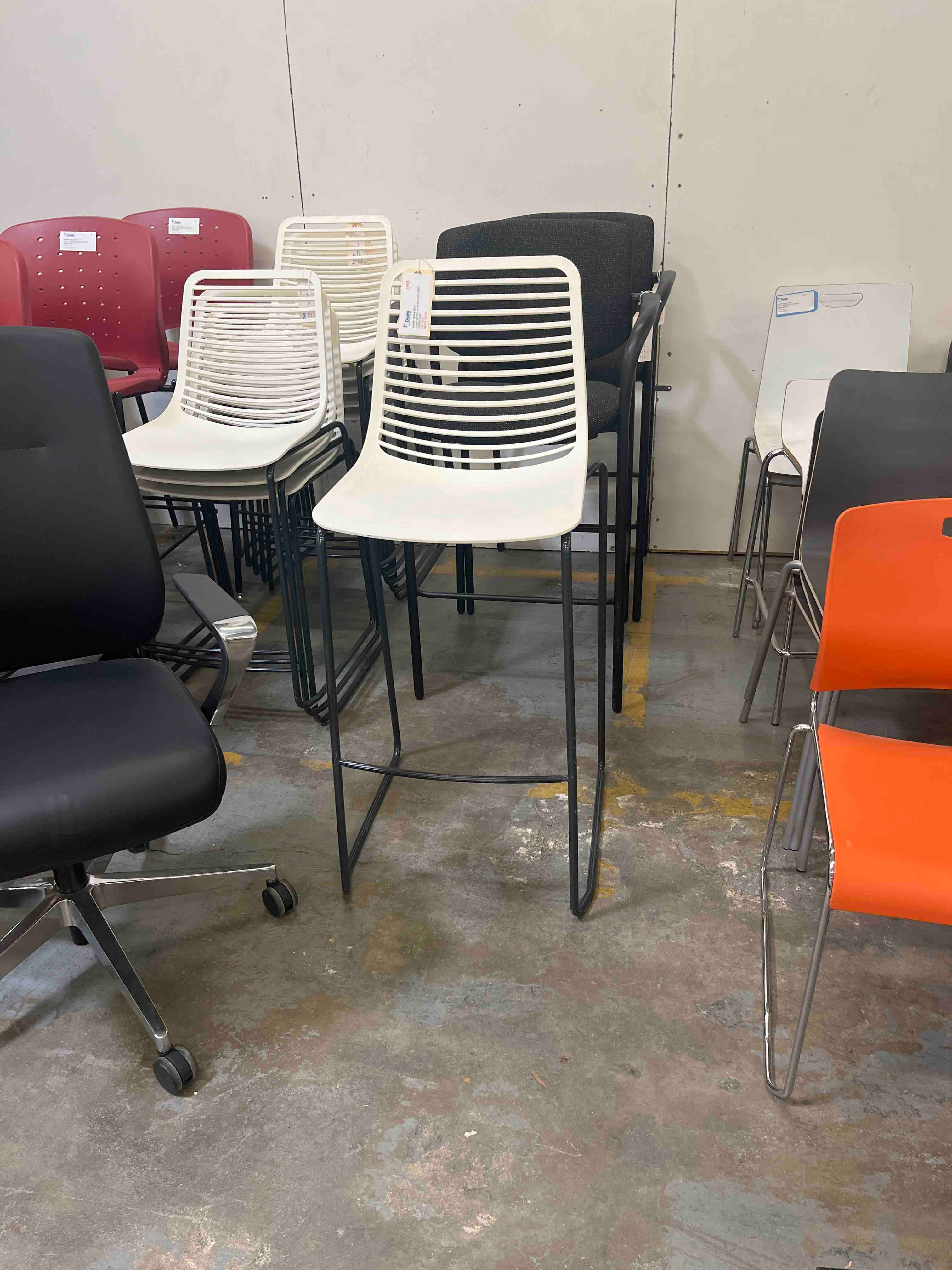 BISTRO HEIGHT STOOL/ WHT/