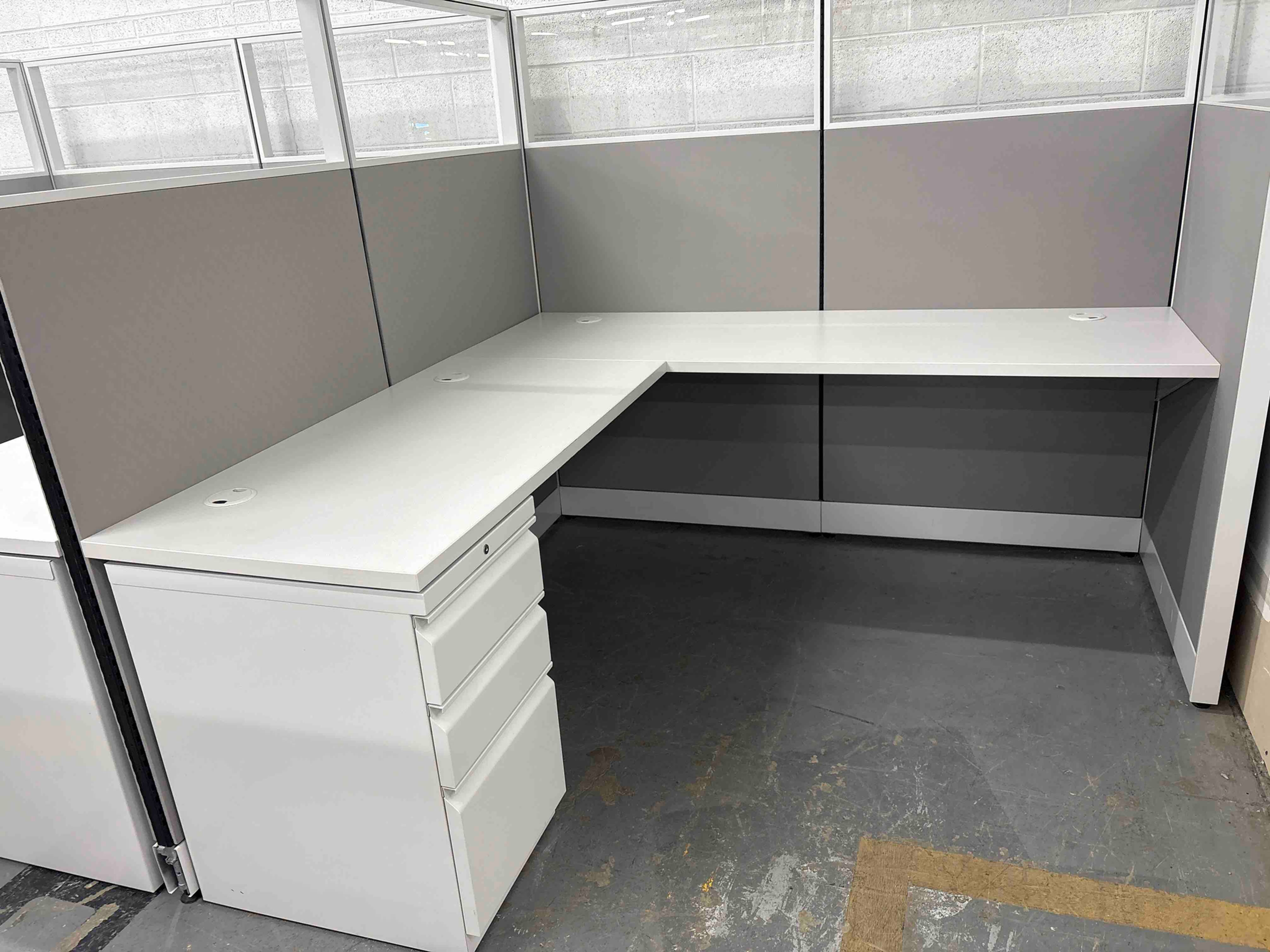 HON ACCELERATE 6'X6'X65"H W/ GLASS