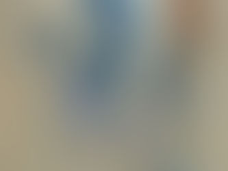 Il Somatic Movement introduce un cambiamento più profondo: sposta l’attenzione dall’azione alla percezione. Il movimento non viene più considerato solo per come appare, ma per come viene vissuto dall’interno. Questo implica un passaggio importante: iniziare a sentire il corpo mentre si muove, invece di limitarsi a guidarlo.
