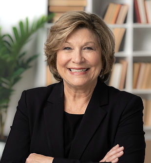 LouAnn 2026 Headshots (2).jpg