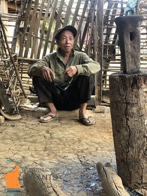 Découvrez le forgeron du village de Ban Vieng Hine