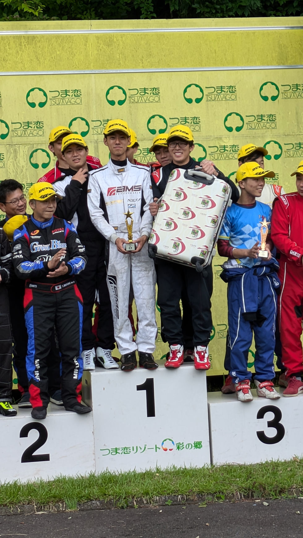 レース表彰台