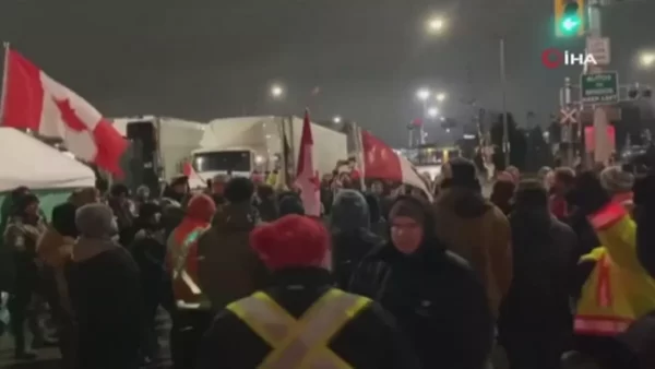 Protestocular 7 Şubatta Ambassador Köprüsü'nü İşgal Ettiler