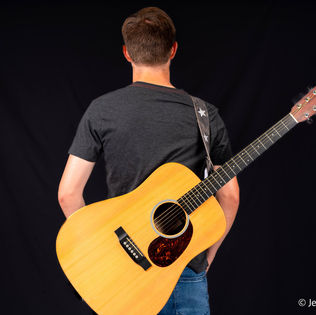 Dan's Spotify Photoshoot 9-4-22-39_Original.jpg