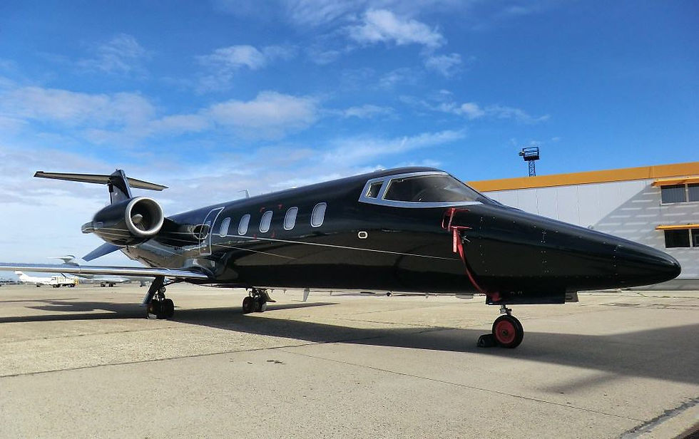 It is perfect for people who prefer more headroom, full standing capability, and extra luggage space because it has a larger cabin. Mid-size planes can accommodate five to ten people with the highest comfort and convenience and also have more sophisticated interiors.