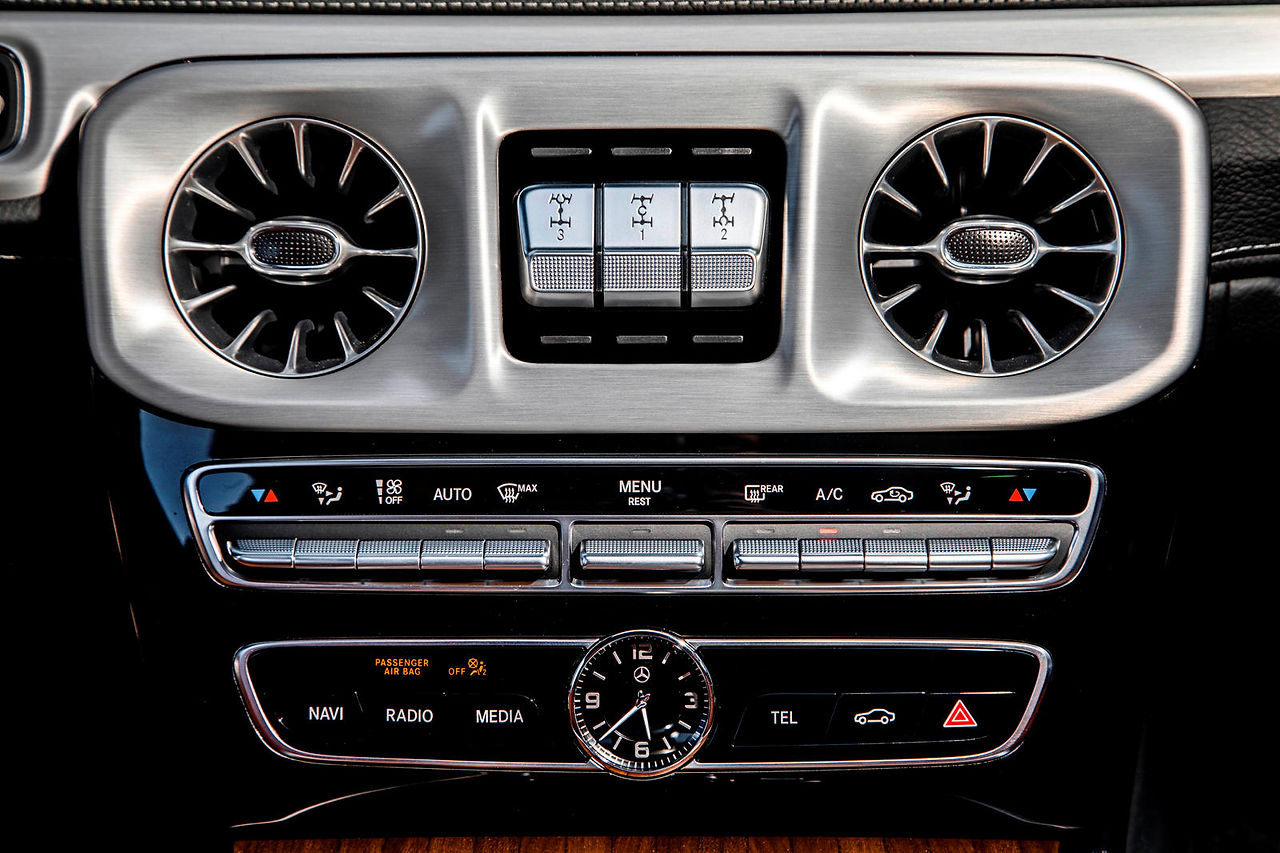 Mercedes G-Class Tri-Zone Climate Control