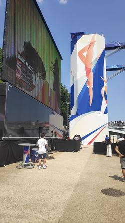 Création monumentale pour la tour du Cliff diving Redbull Paris