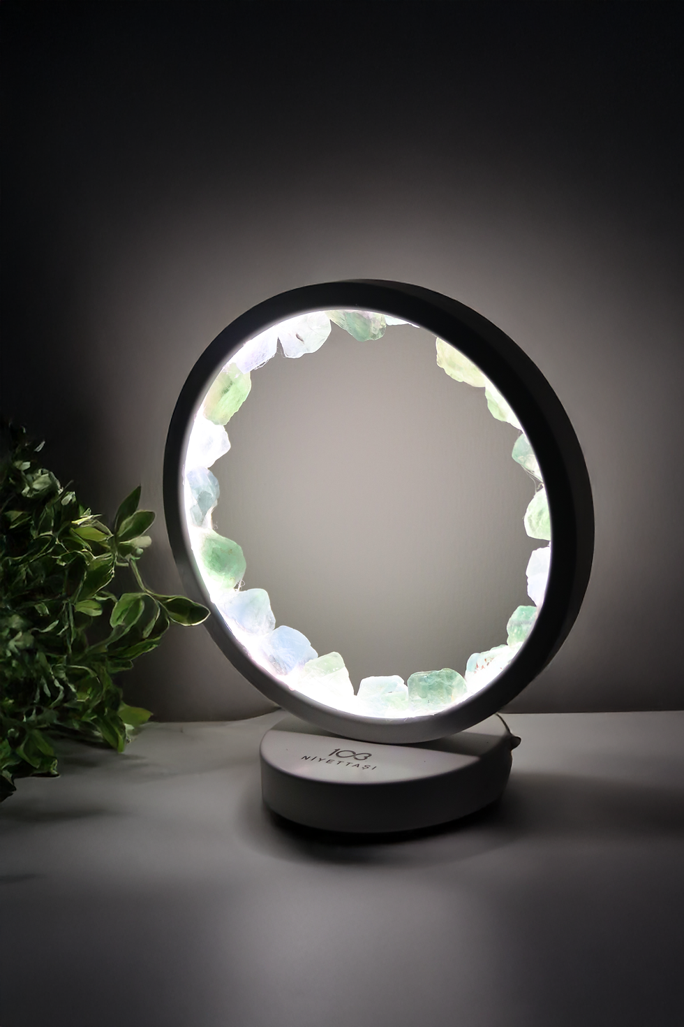 Florit Doğal taşlı LED lamba meditasyon esnasında