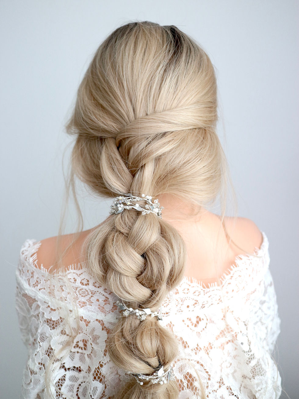 Thumbnail: CLAIRE | Delicate Minimalist Hair Vine