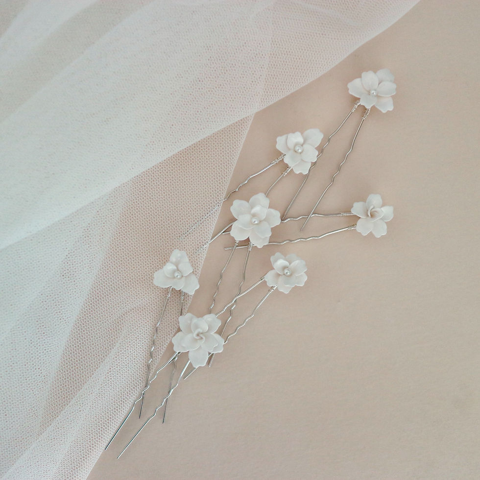Thumbnail: CHIQUITA | Small Bridal Flower Hair Pins