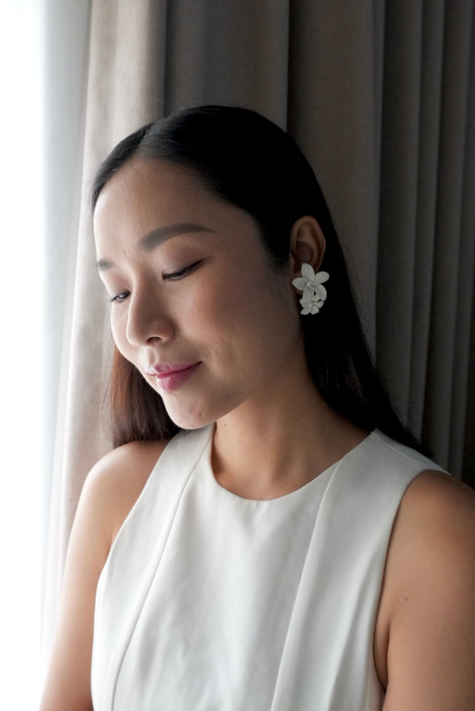 Thumbnail: LULU | Flower Bridal Earrings