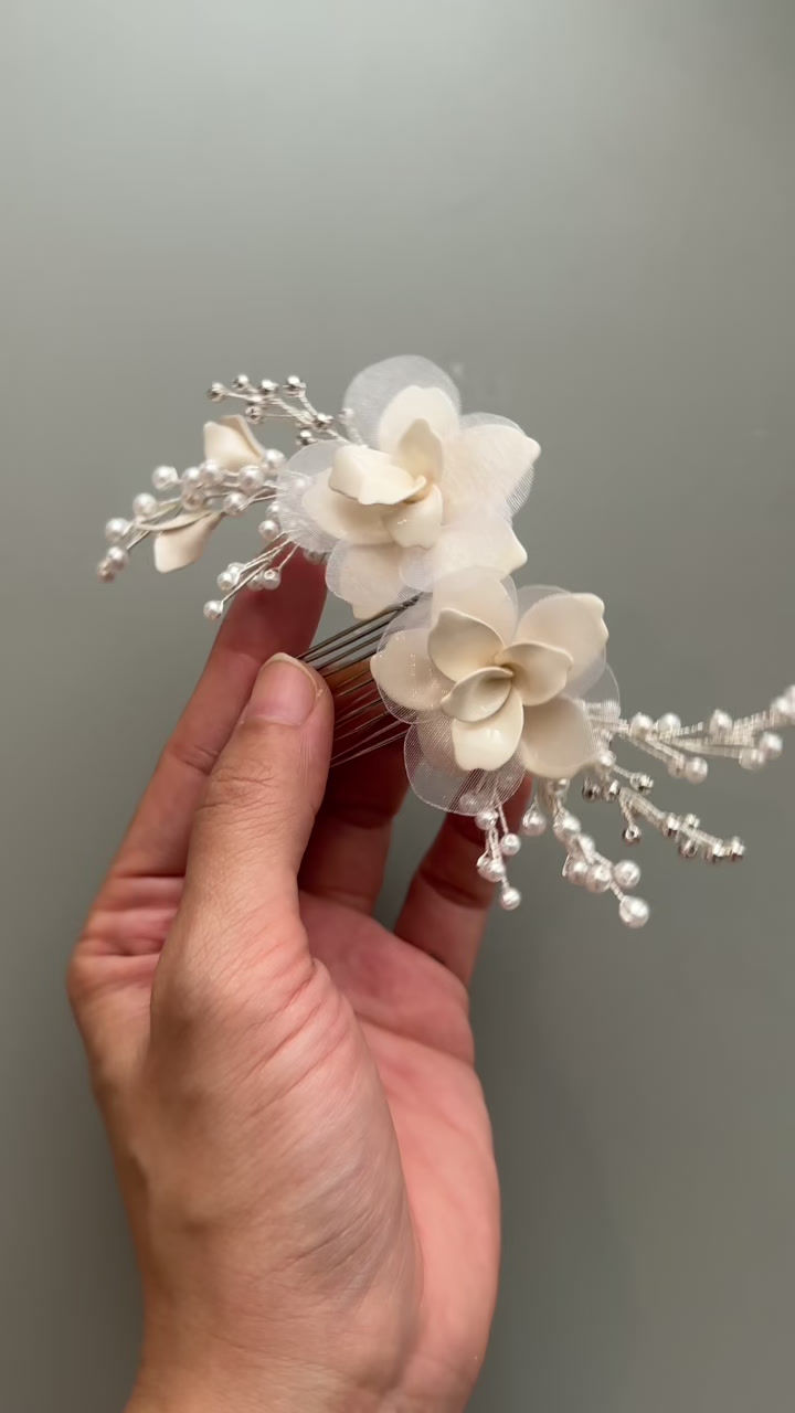 Thumbnail: White Flower Bridal Hair Accessory | ROSELDA