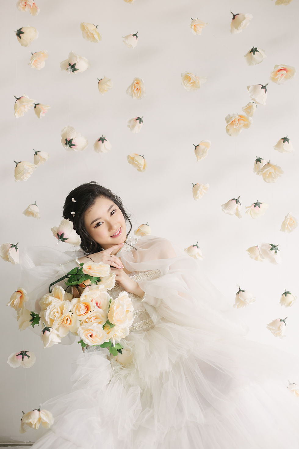 Thumbnail: Dainty Floral Hair Pins Set of 8pcs | MIA