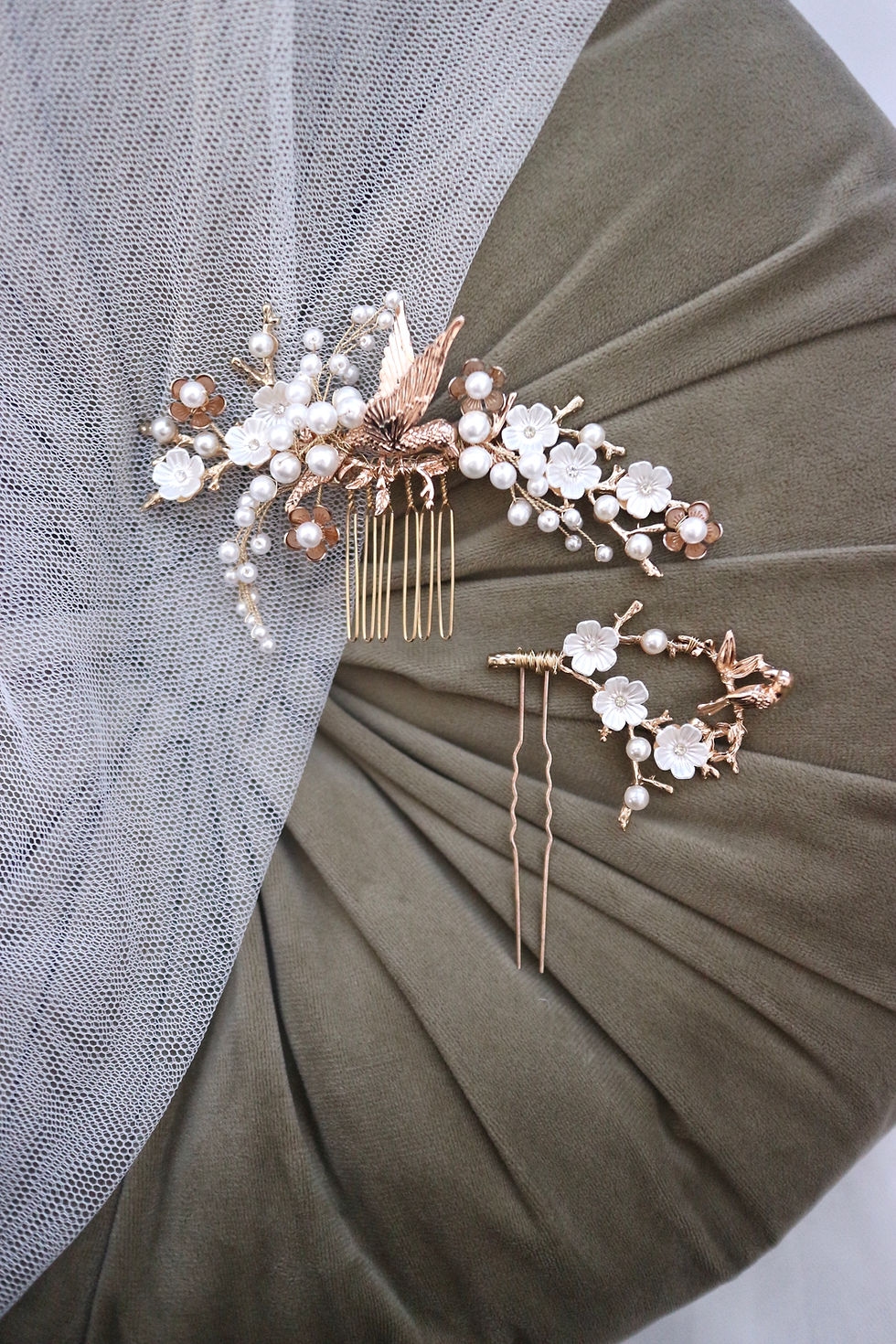 Thumbnail: Gold Twine Bridal Headpiece with Pearls Set of 2pcs | HERA