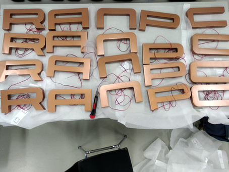 Messelogos aus dem 3D Drucker - Messebau