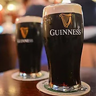 Waxy's Irish Pub logo