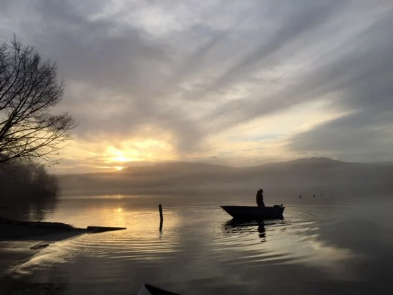SL boat in water.webp