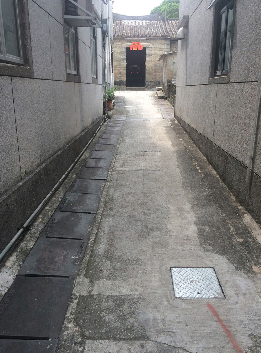 Lam Hau Tsuen, axial lane