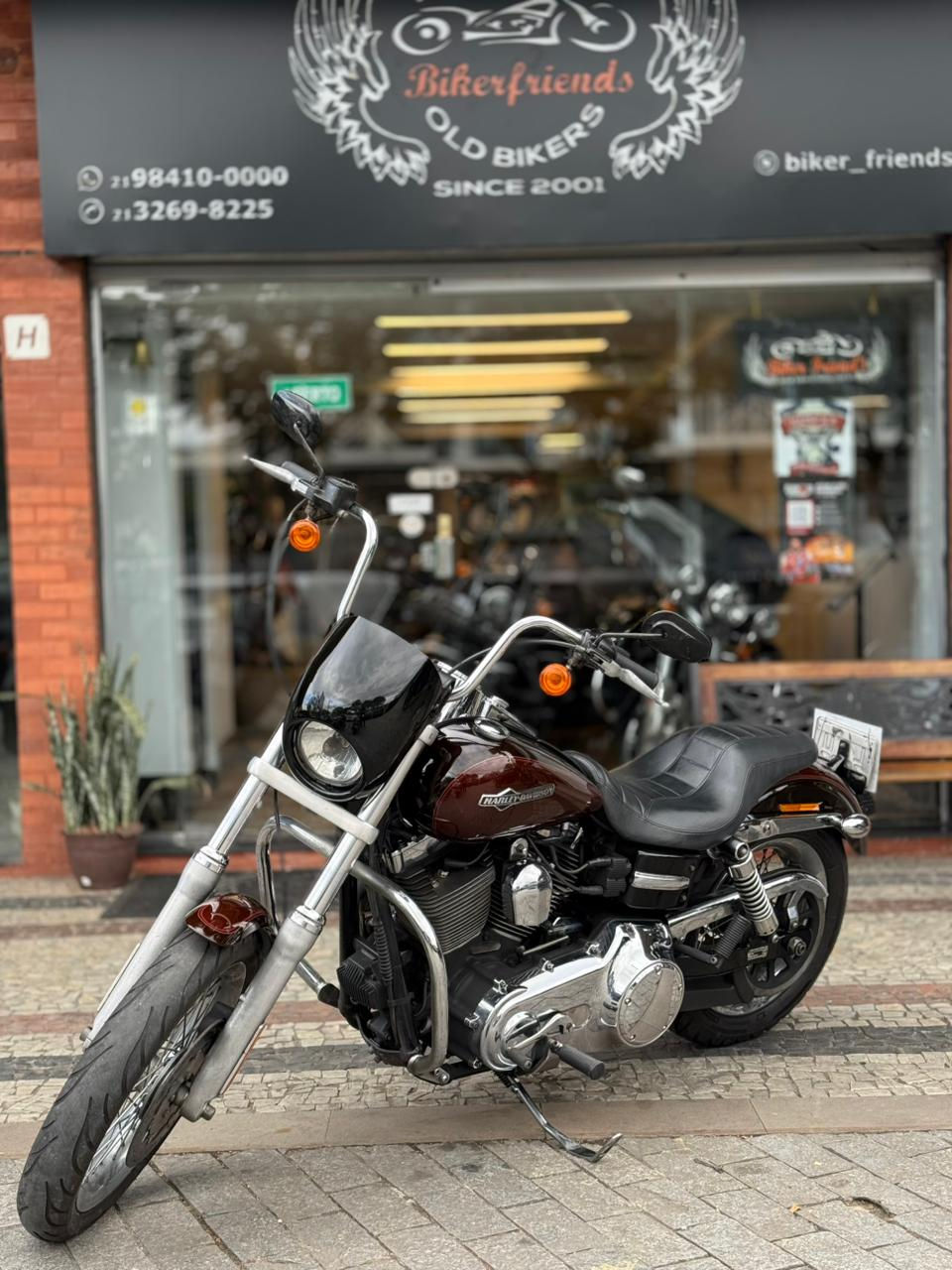 HARLEY DAVIDSON DYNA SUPER GLIDE CUSTOM 2011