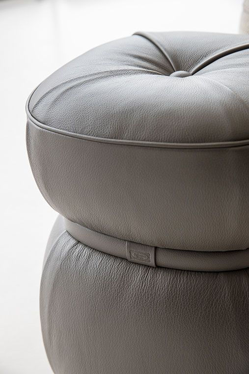 Thumbnail: Lepli ottoman 39x39