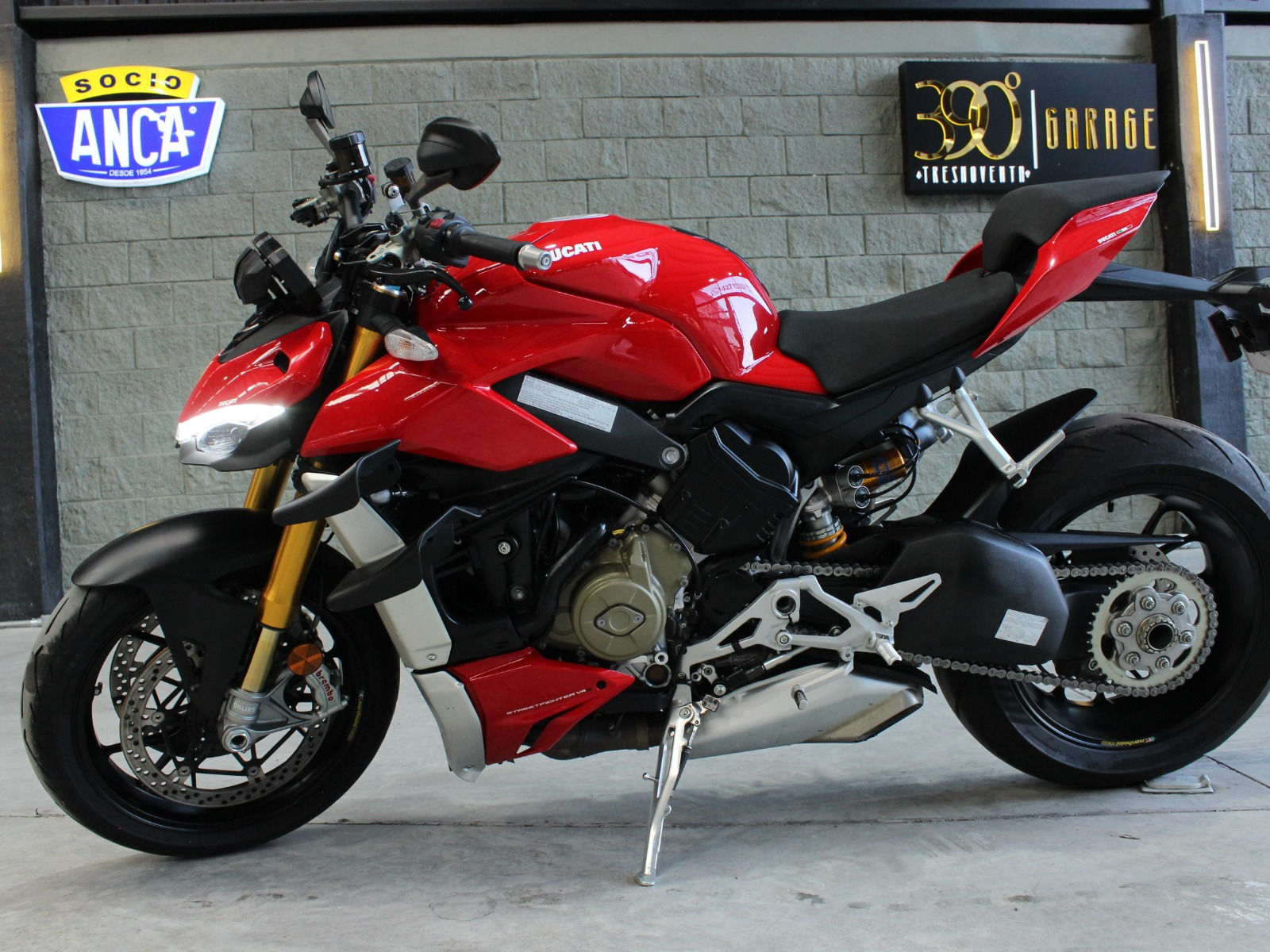 DUCATI STREETFIGHER V4S