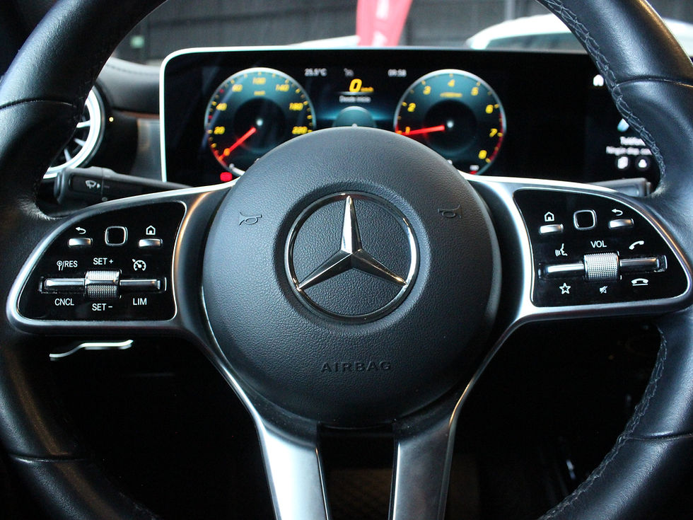 Miniatura: MERCEDES BENZ CLA 200