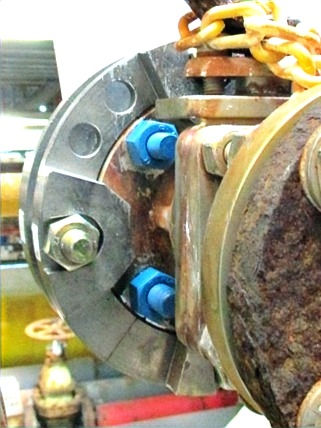 BoltEx being used for hot bolting on a flange
