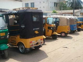 Les conducteurs de tricycles passagers se mettent en syndicat