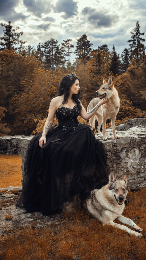 QueensDress_black2.jpg