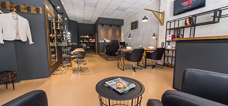 the whole salon in one picture