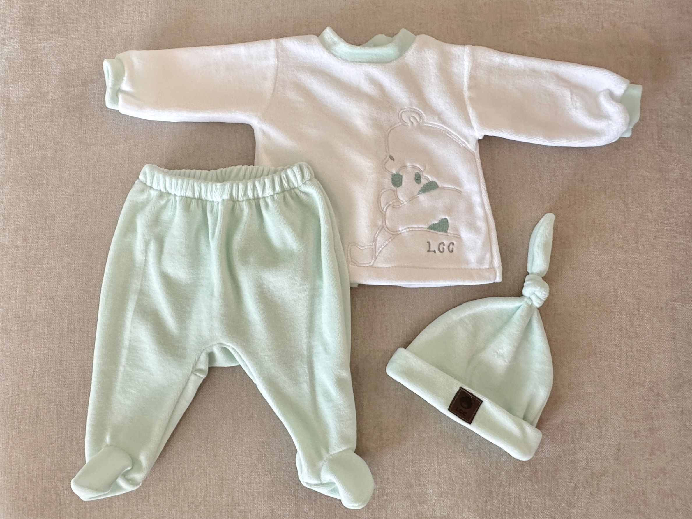 Conjunto Plush Bordado