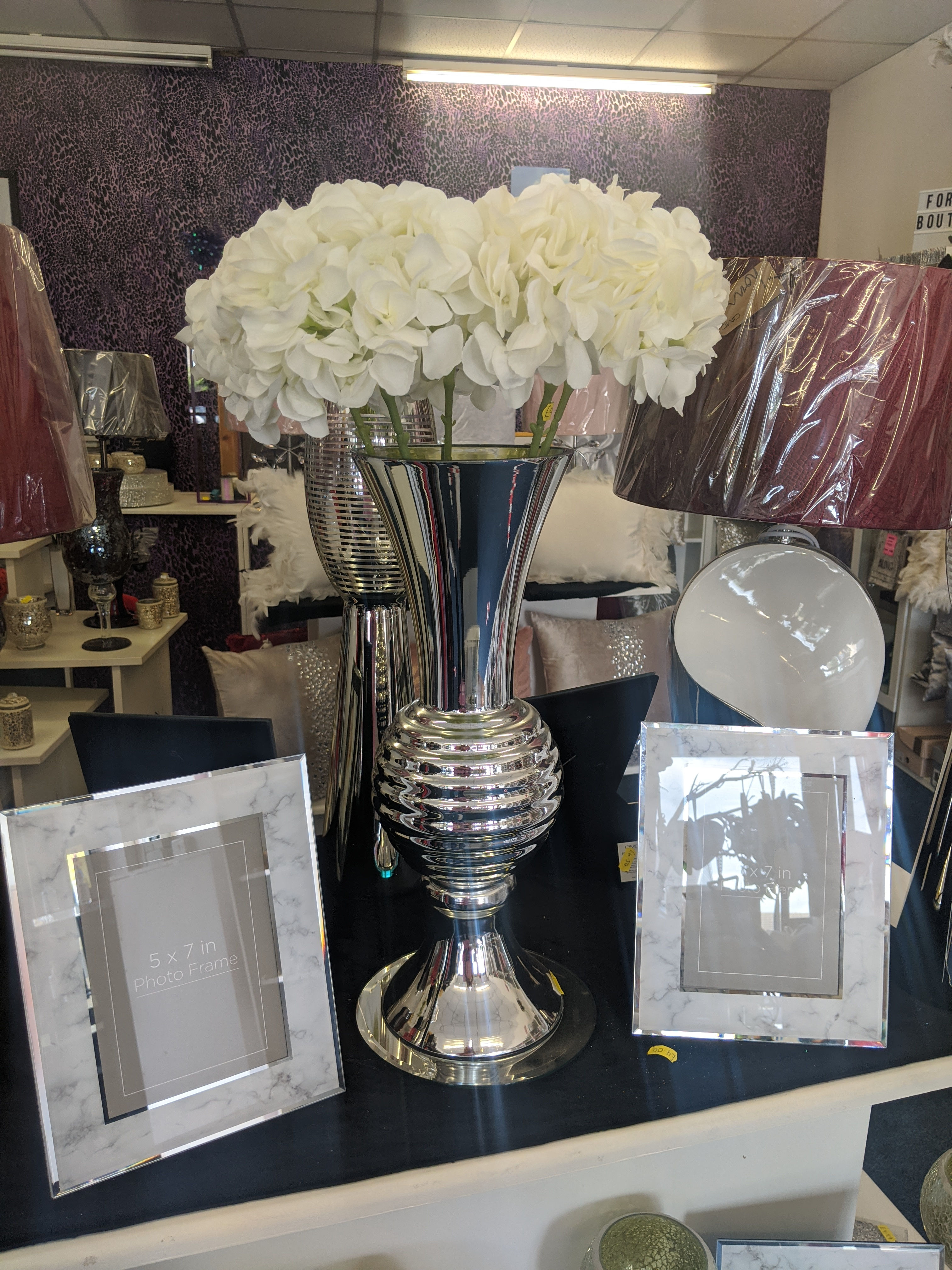 Beautiful tall large chrome mirror vase (measuring 48cm tall)