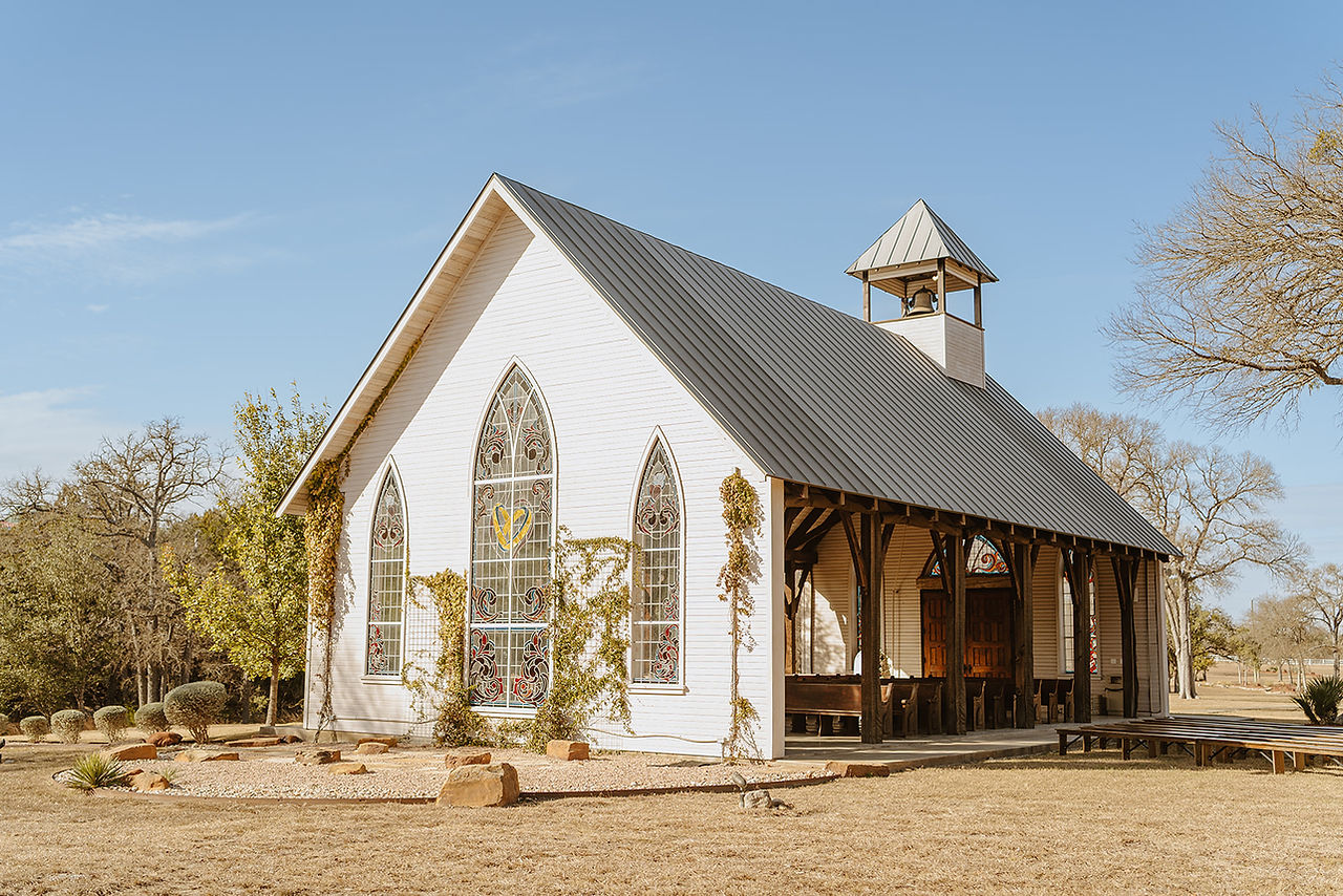 Rustic chapel at La Bonne Vie Ranch ready for a Texas Hill Country wedding ceremony