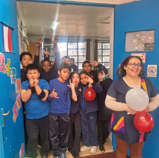 Estudiantes Escuela Carmen Chacón en aniversario 46