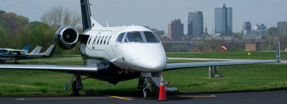 Phenom 300 x Daflyjet