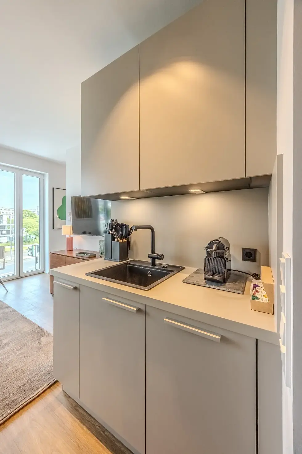 Fully equipped designer kitchen in a Main Casa Apartment L Frankfurt